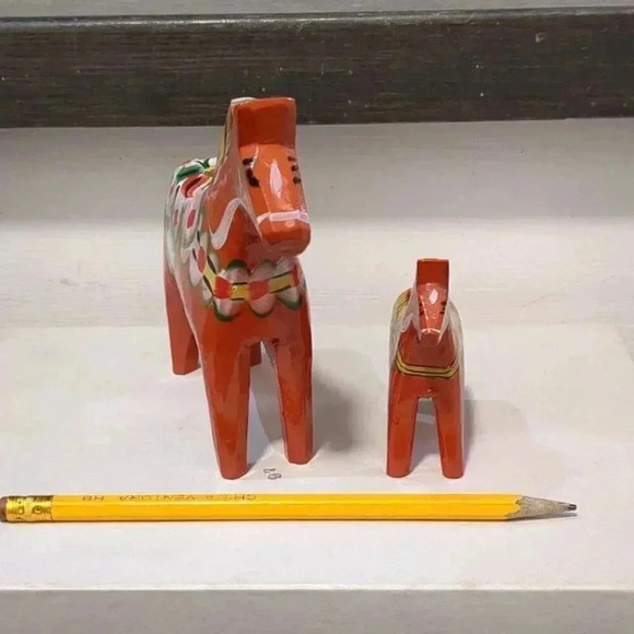 Dala Horses - Picture 3 of 5